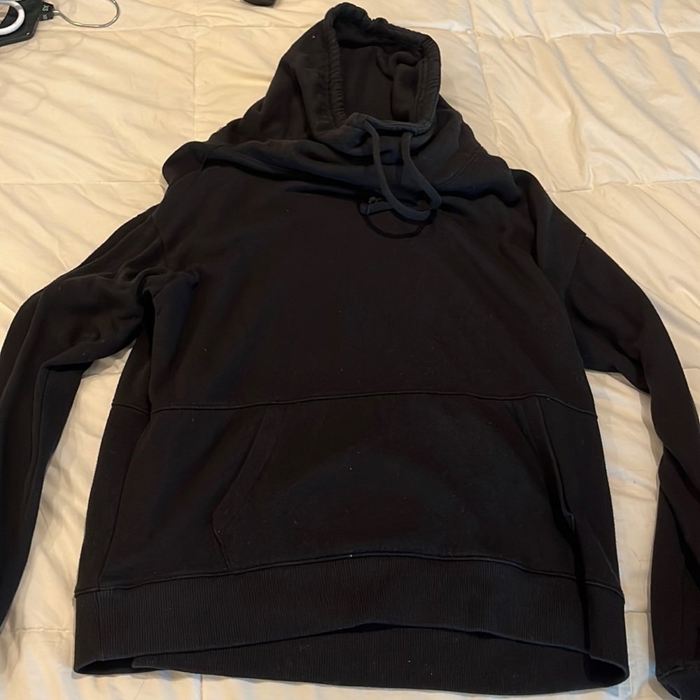 BLACK SWEATSHIRT- COWL- M